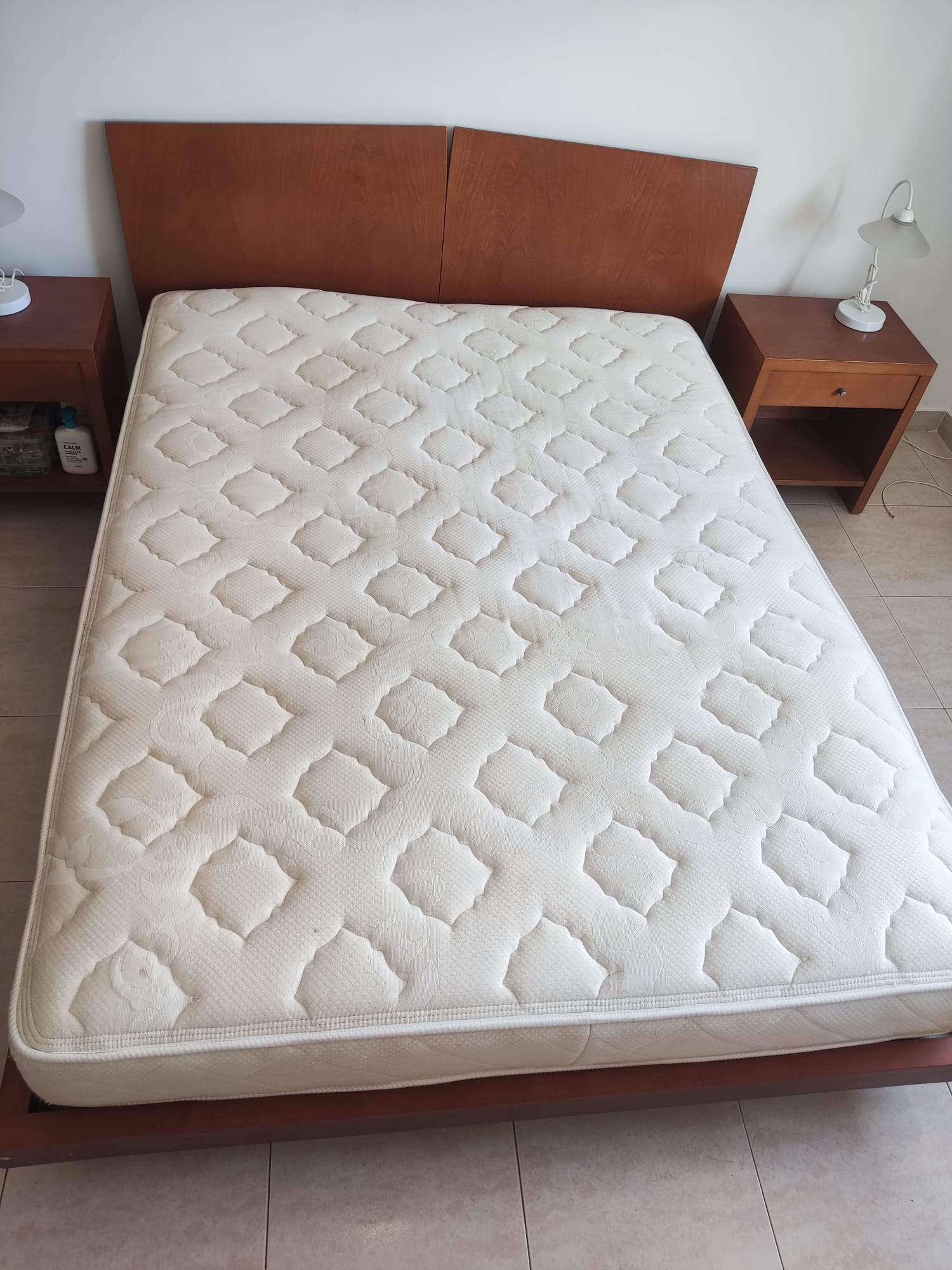 Colchão limpo e higienizado pela Stellina Clean, livre de poeira e ácaros no Algarve. limpeza de colchão Algarve